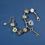Berloques com Pulseira Attack on Titan
