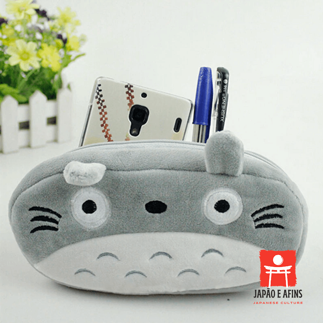 Estojo de pelúcia Meu Amigo Totoro - Japão e Afins